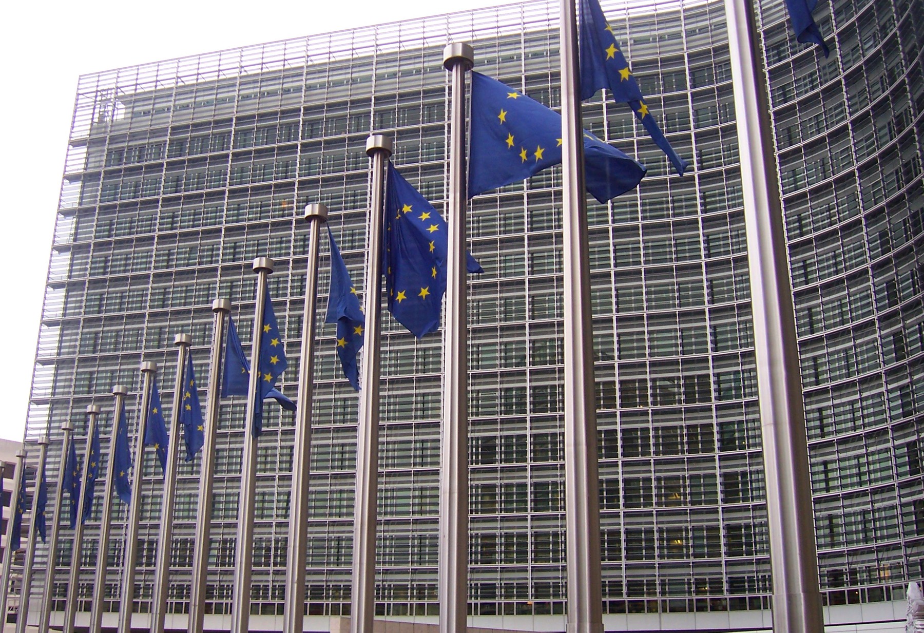 Banderas de la Unión Europea frente al edificio Berlaymont.